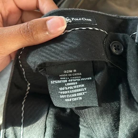 Grey Tailored Suit Brand: Beverly Hills Polo Club Suit Size: 38R Pant Size: 32WR - Picture 13 of 13